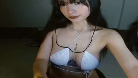 annie_rosse16 online show from November 28, 10:31 pm