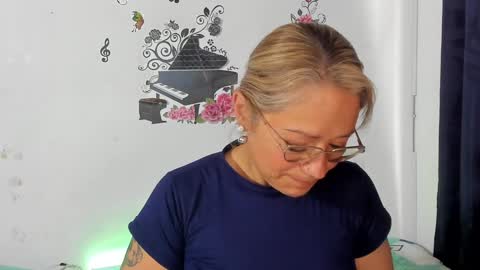 anthonela_mature_ online show from December 19, 5:58 pm