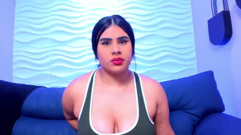 antonellarose__ online show from November 19, 7:35 pm