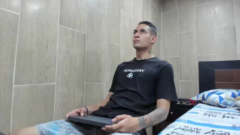 Andres online show from November 25, 10:37 pm