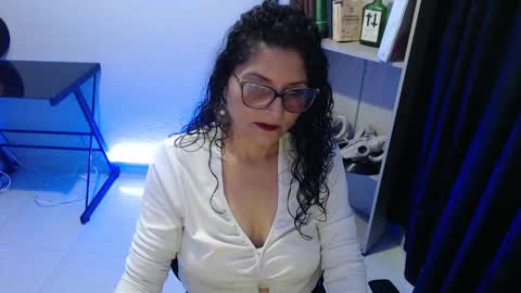 arianna_ros3 online show from December 18, 2:04 pm