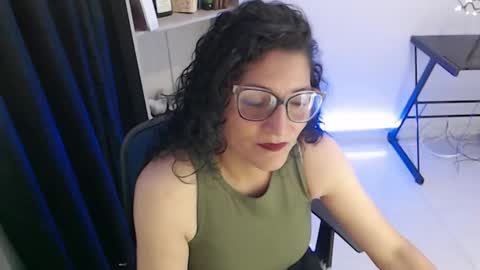 arianna_ros3 online show from December 17, 2:11 pm