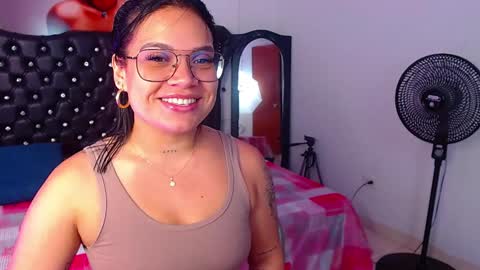 ariiaanaa_ online show from January 7, 11:33 am