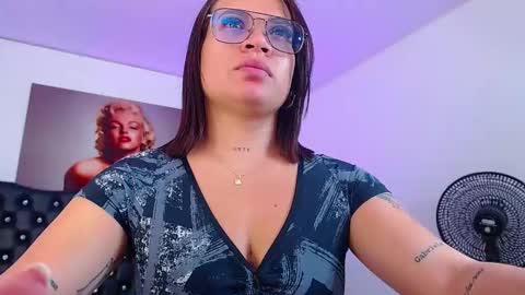 ariiaanaa_ online show from November 26, 12:17 pm