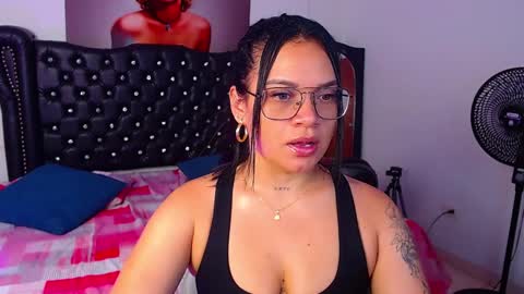 ariiaanaa_ online show from January 3, 11:29 am