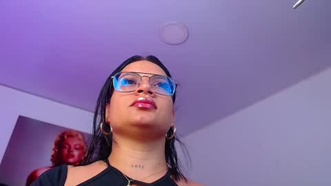 ariiaanaa_ online show from January 17, 11:20 am