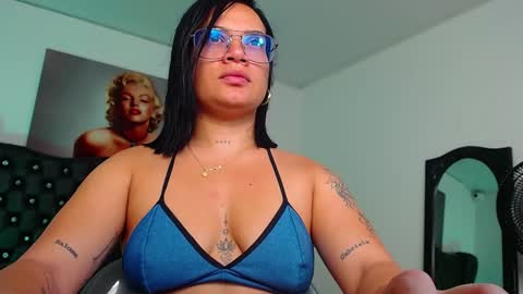 ariiaanaa_ online show from December 20, 11:37 am