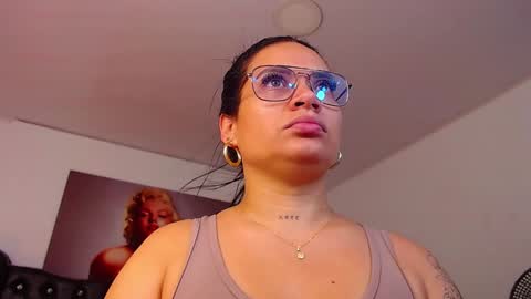 ariiaanaa_ online show from December 24, 11:53 am