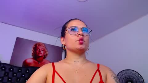 ariiaanaa_ online show from January 15, 11:26 am