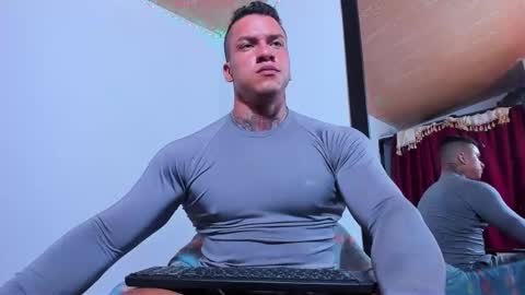 arnold sexy hot98 online show from December 24, 1:50 am