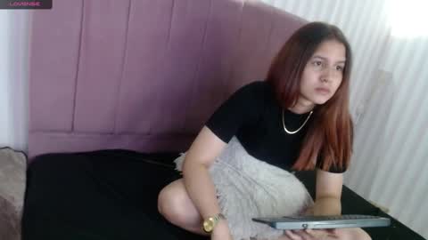 ashly_rodri online show from December 15, 5:56 am