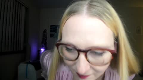 AudreyAlien online show from November 23, 6:33 am