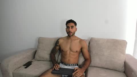 axel_joness online show from January 5, 1:15 pm