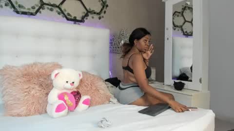 Aylindelosrios online show from December 2, 1:25 pm