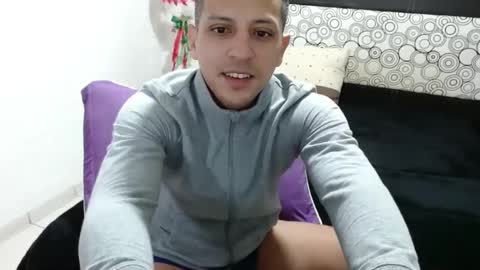 YOANDRES online show from December 18, 3:40 pm