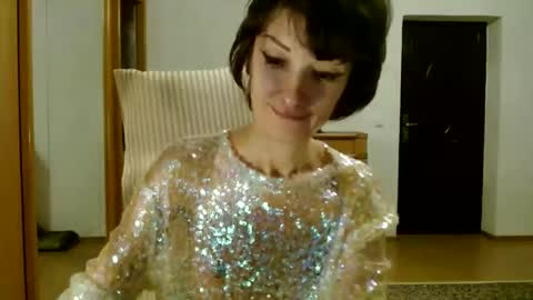 Raluca online show from January 17, 6:29 pm