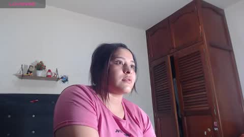 bella_xx9 online show from December 11, 9:15 pm