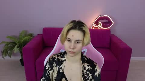 Hey  Im Bettyy online show from January 29, 9:07 am