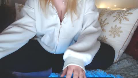 bigboobs_cutie online show from December 13, 9:49 pm