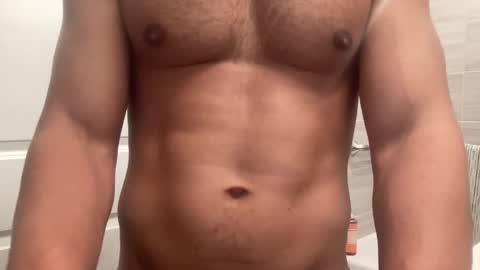 bigsexytony69 online show from December 10, 2:39 am