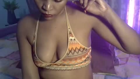 Blackloverr  couple online show from December 31, 7:17 pm