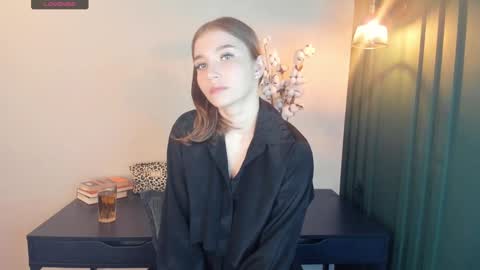 Sophie online show from November 18, 4:27 am