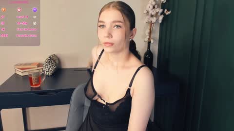 Sophie online show from November 25, 4:48 am