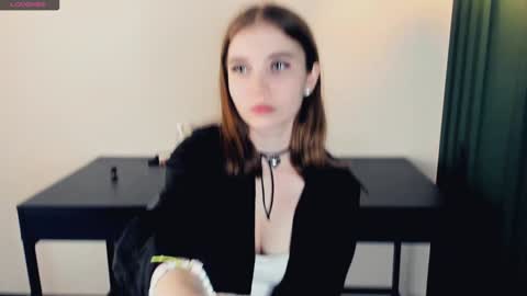 Sophie online show from December 5, 3:44 am