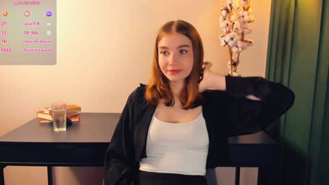 Sophie online show from December 3, 3:33 am