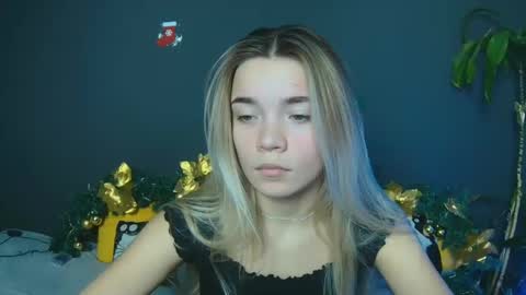 blondagirl_ online show from January 4, 1:59 pm