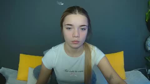 blondagirl_ online show from December 9, 1:18 pm