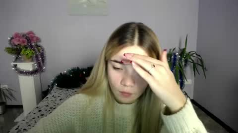 blondagirl_ online show from December 19, 2:02 pm