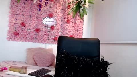 blonde_squirt_ online show from December 22, 1:01 am