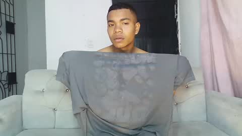 boy_jpablo online show from December 22, 1:16 pm