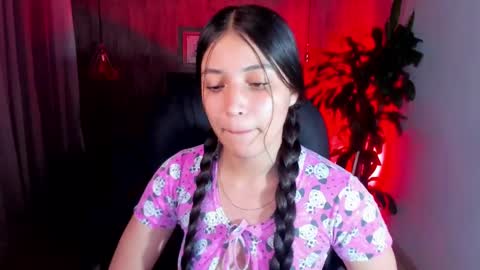 brittanyy__18 online show from January 12, 7:29 pm