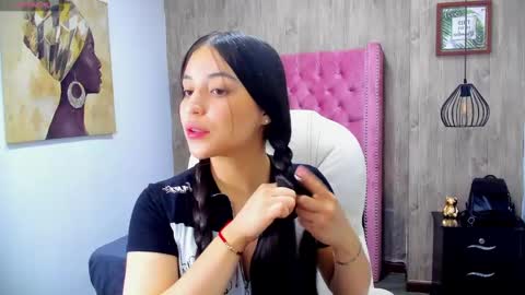 brittanyy__18 online show from January 19, 6:29 pm