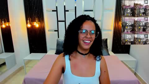 Brunette Girl online show from November 12, 10:21 pm