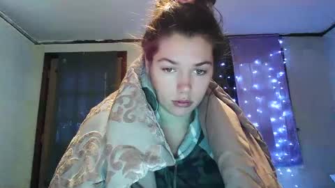 brunettebarbie1998 online show from November 13, 4:58 pm