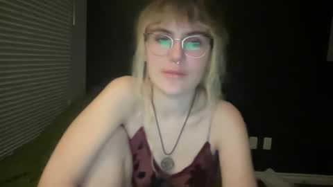 esme gray online show from November 23, 6:44 am