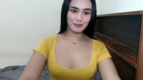 callme_christinexxx online show from December 24, 2:22 am