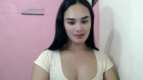 callme_christinexxx online show from December 15, 9:33 am