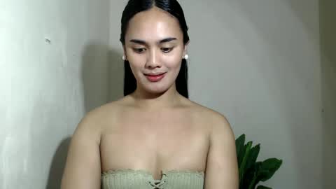 callme_christinexxx online show from December 20, 6:35 am