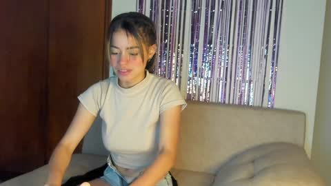 cami_latinsexx online show from December 18, 2:27 am