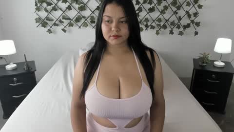 camihotboobs online show from December 31, 4:33 pm