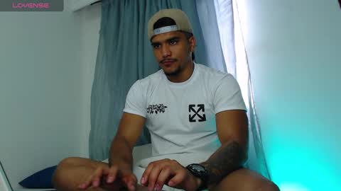 camilo_contre21 online show from December 27, 8:17 pm