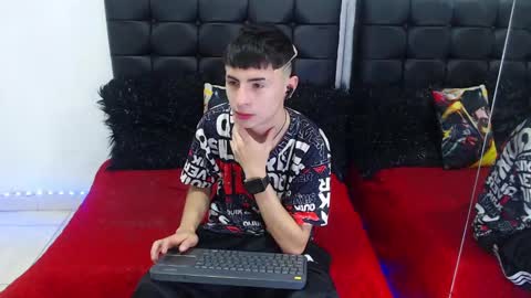 camilo_kar77 online show from December 19, 8:52 pm