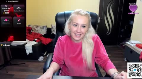 candy_hellenx online show from December 16, 8:17 am