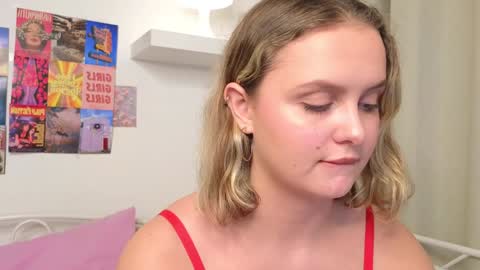 TESSA online show from December 20, 2:52 pm