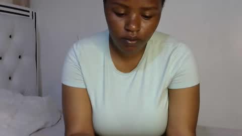 cardi_barbie online show from December 7, 4:37 pm