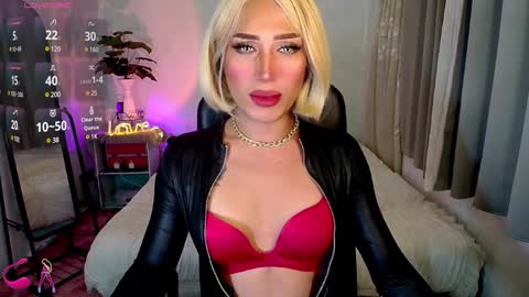 Carmella online show from December 13, 12:03 pm